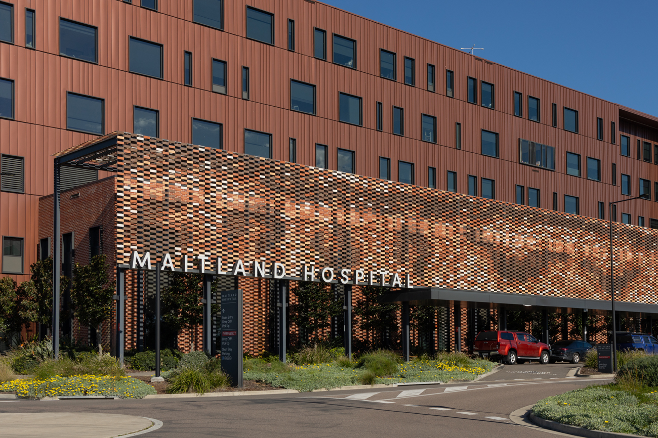 Maitland-Hospital,-closeup1300x866